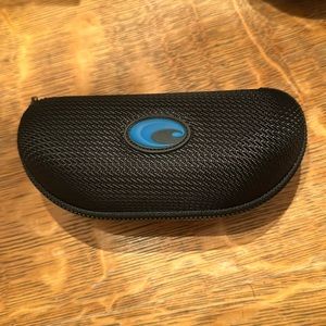 Men’s Costa sunglass case
